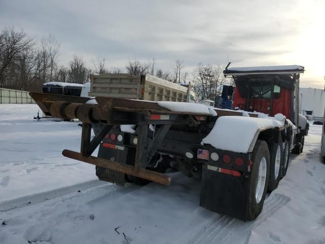 2018 Mack 700 GU700