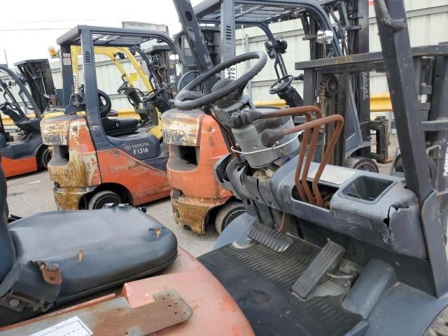 1998 Toyota Fork Lift