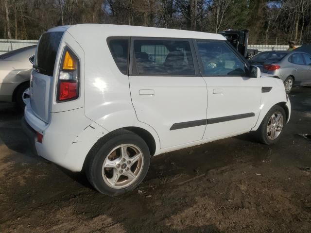 2010 KIA Soul +