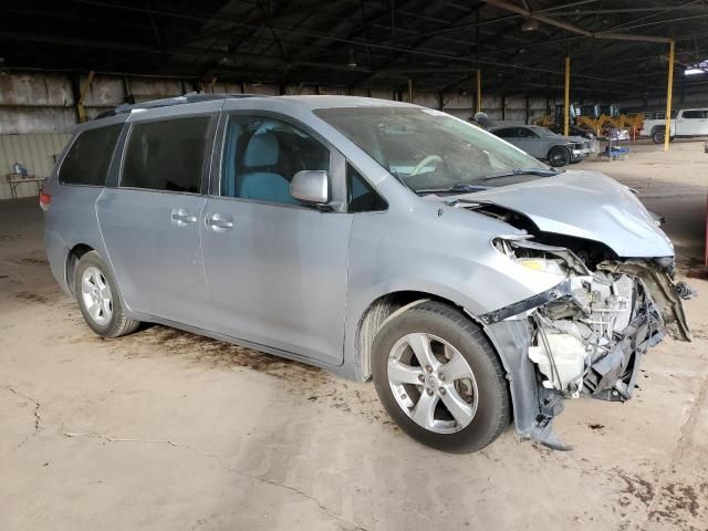 2014 Toyota Sienna LE