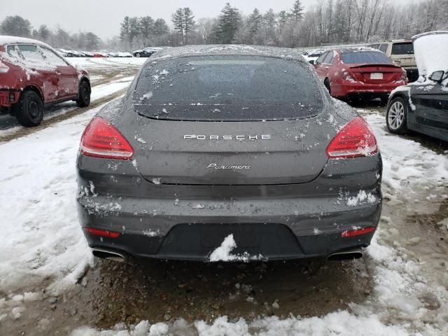 2016 Porsche Panamera 2