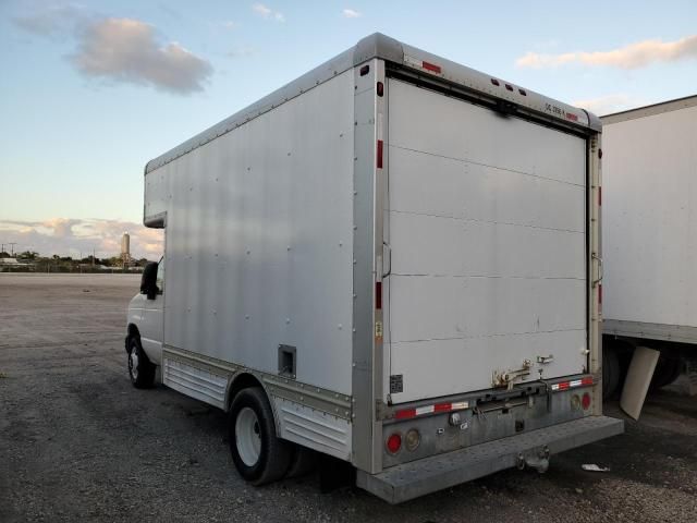 2007 Ford Econoline E450 Super Duty Cutaway Van