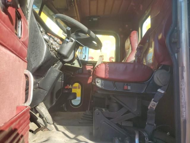 2004 Peterbilt 385