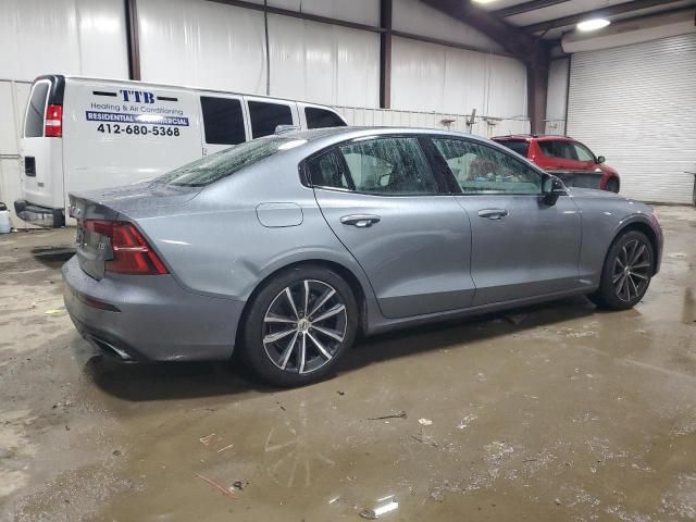 2021 Volvo S60 T5 Momentum