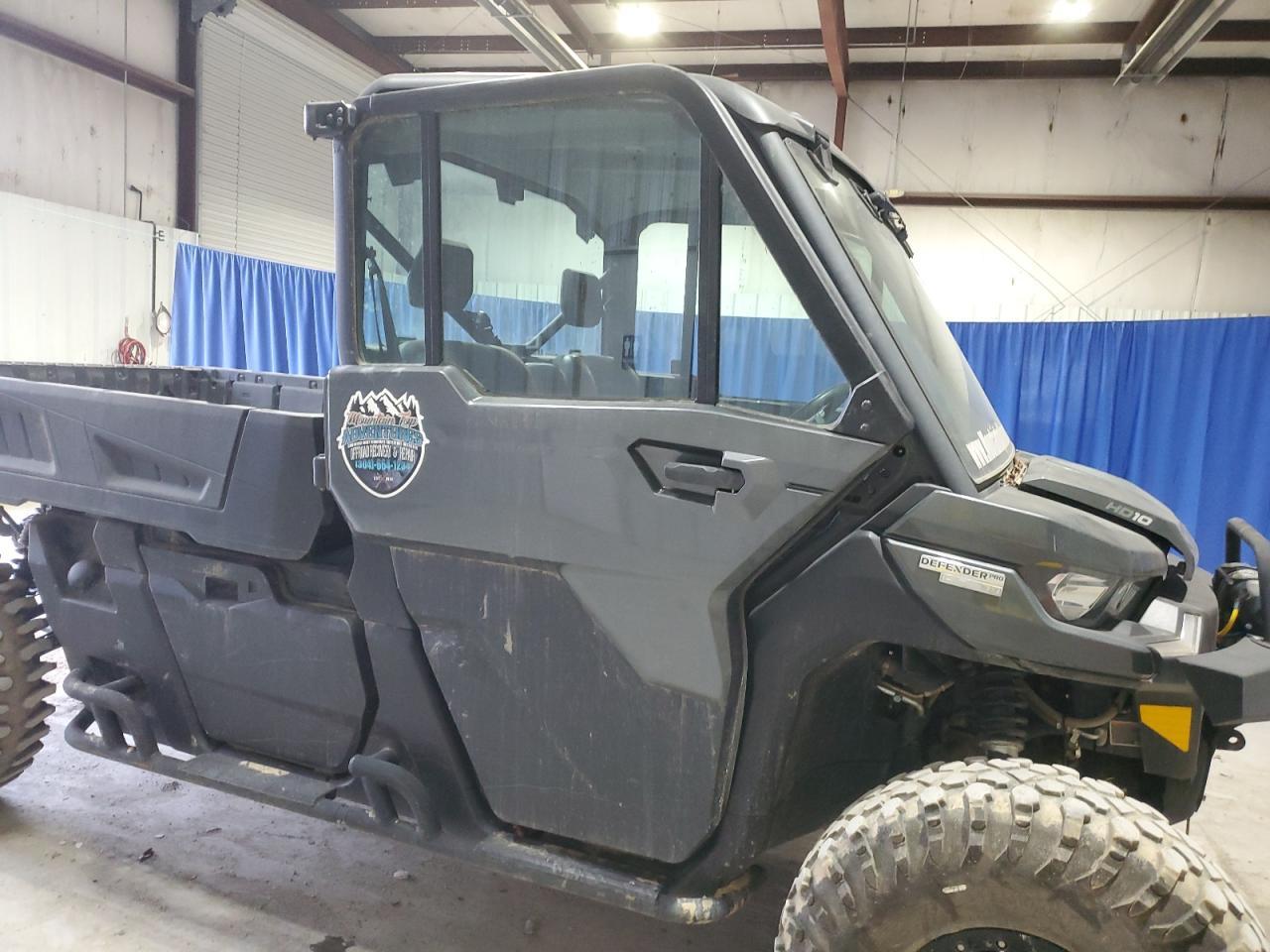 2024 Can-Am Defender PRO Limited HD10