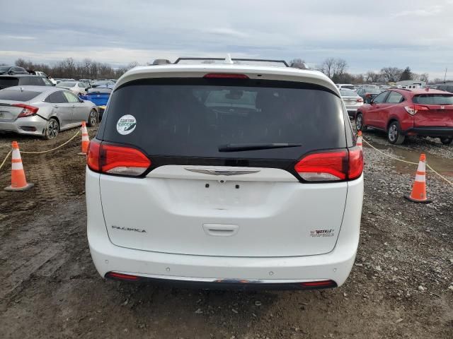 2017 Chrysler Pacifica Touring L Plus