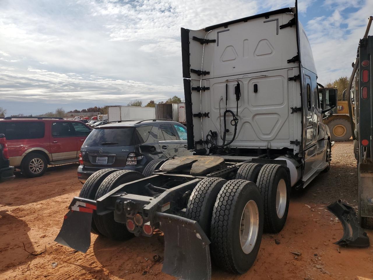 2018 Freightliner Cascadia 126