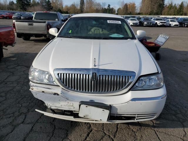 2010 Lincoln Town Car Signature Limited