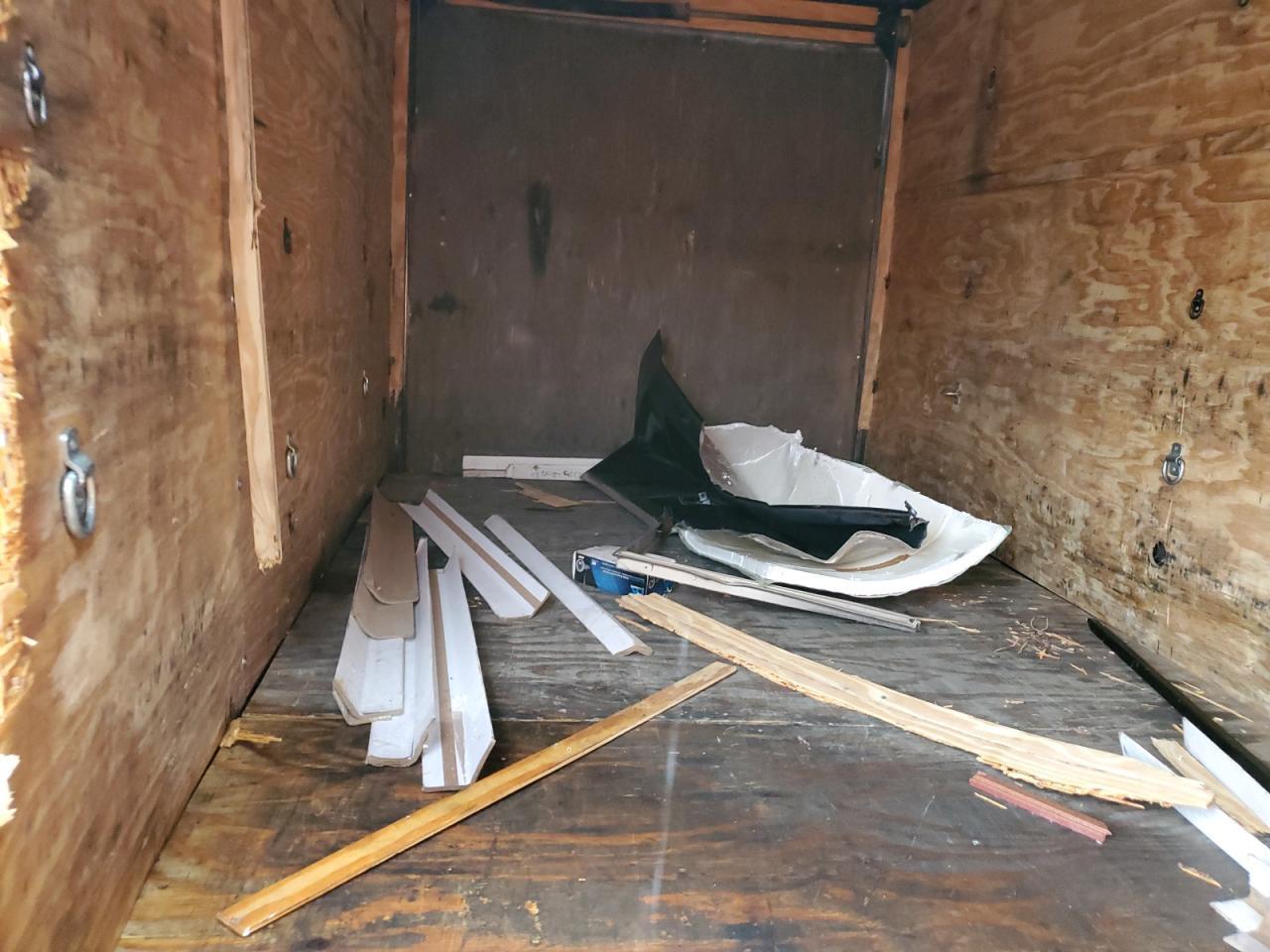 2021 Cargo EV7182