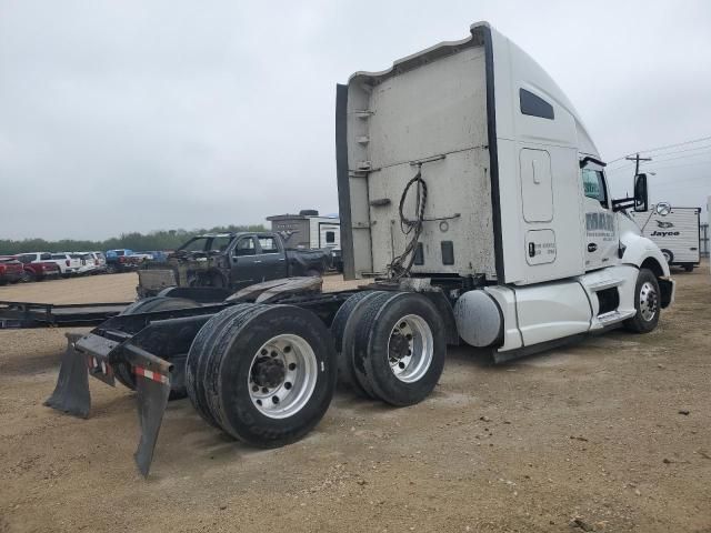 2015 Kenworth Construction T680