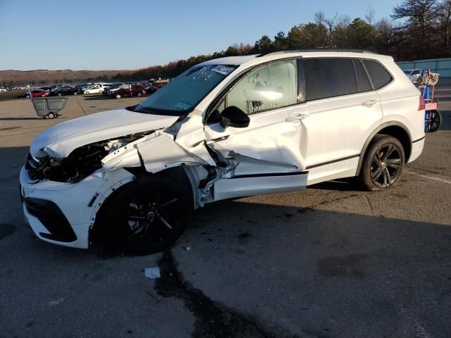 2024 Volkswagen Tiguan SE R-LINE Black