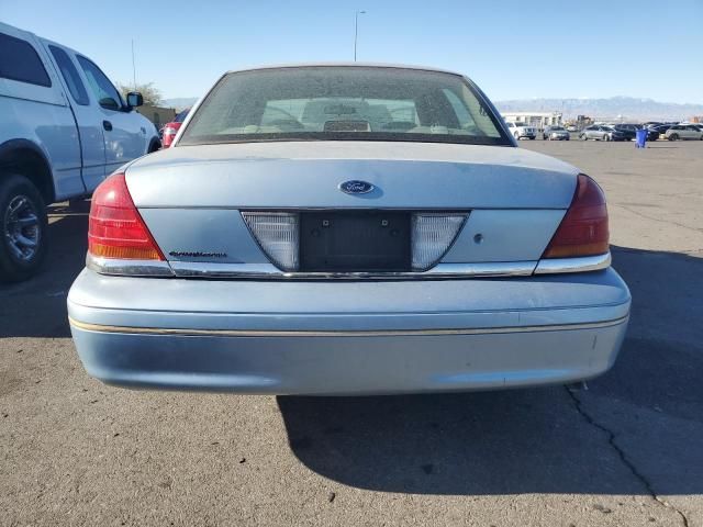 2000 Ford Crown Victoria