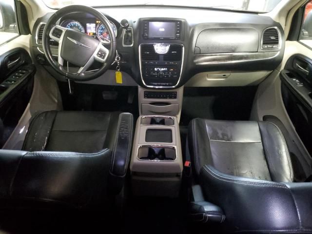 2011 Chrysler Town & Country Touring L