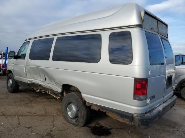 2004 Ford Econoline E350 Super Duty Wagon