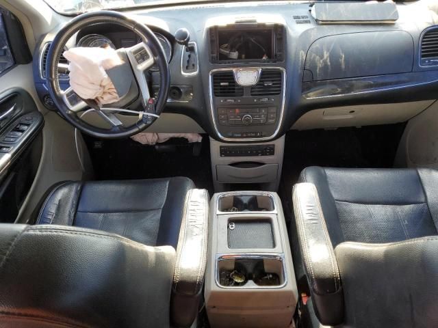 2012 Chrysler Town & Country Touring L