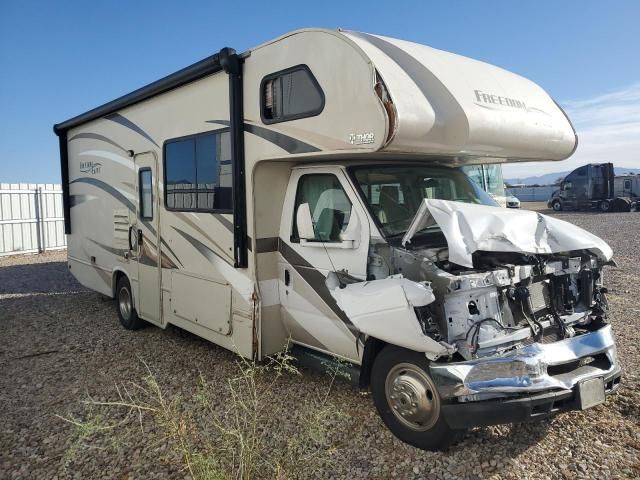 2017 Ford Econoline E450 Super Duty Cutaway Van