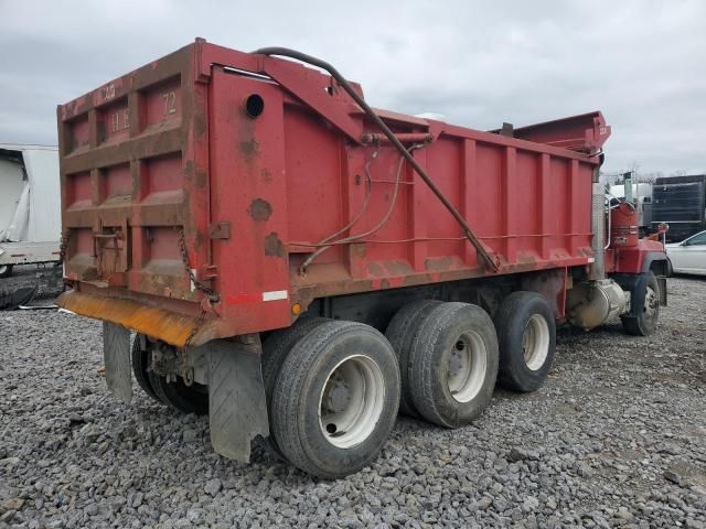 2001 Mack 600 RD600