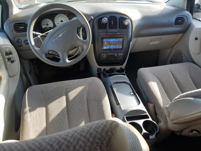 2007 Chrysler Town & Country LX