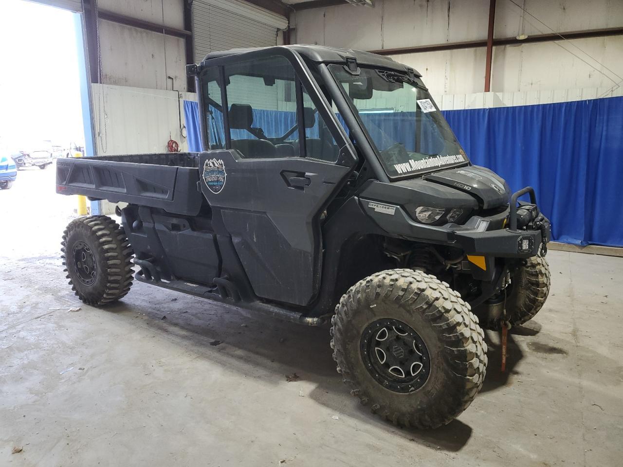 2024 Can-Am Defender PRO Limited HD10