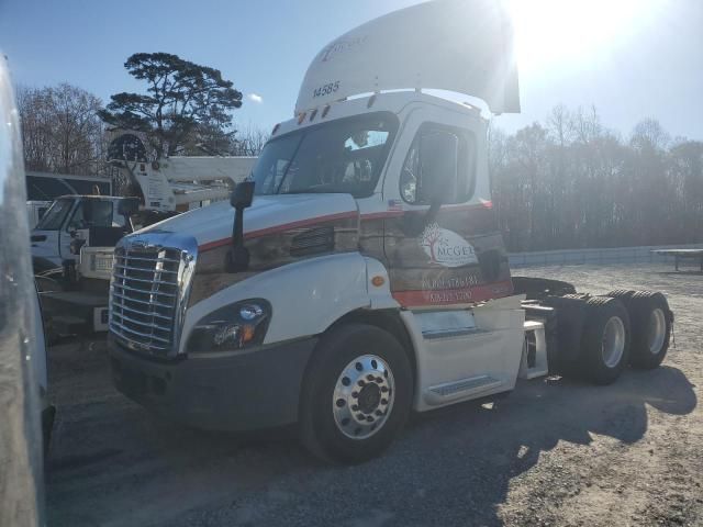 2015 Freightliner Cascadia 113