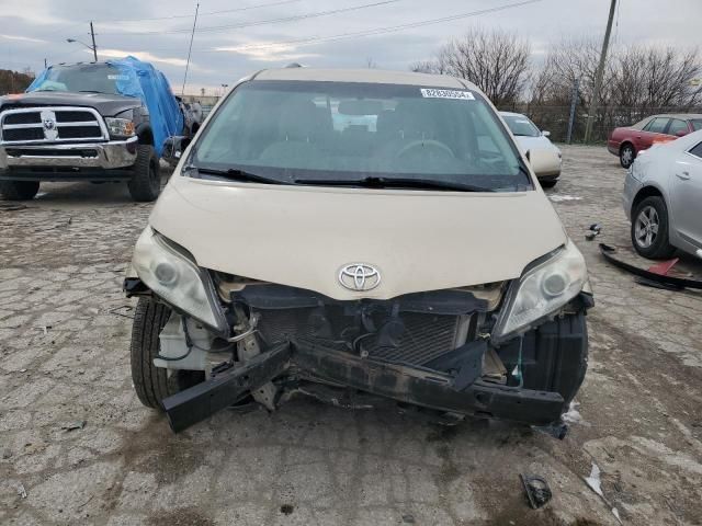 2011 Toyota Sienna LE