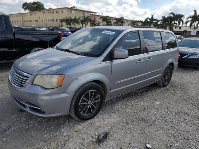 2013 Chrysler Town & Country Touring