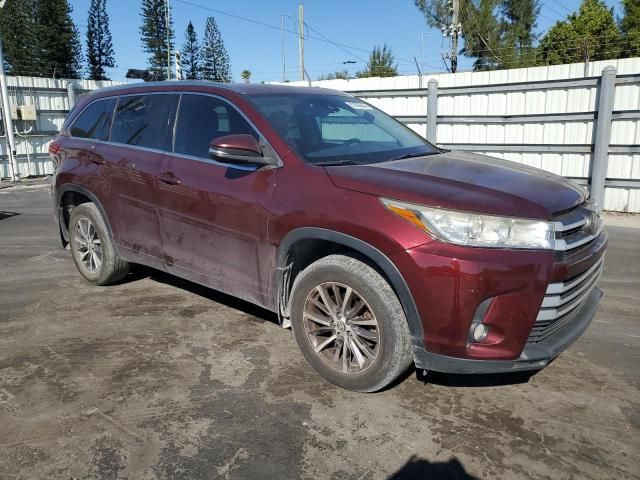 2017 Toyota Highlander SE