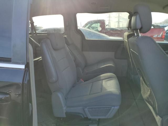 2010 Chrysler Town & Country LX