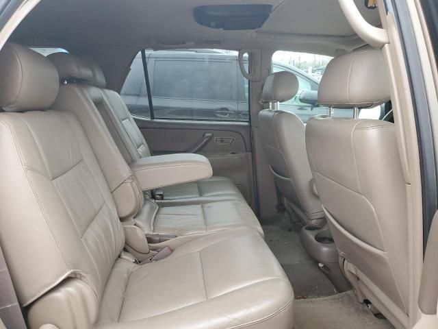 2004 Toyota Sequoia SR5