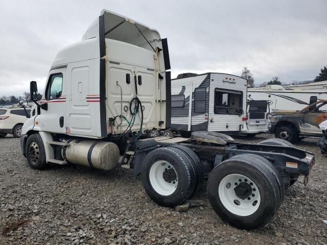 2017 Freightliner Cascadia 113