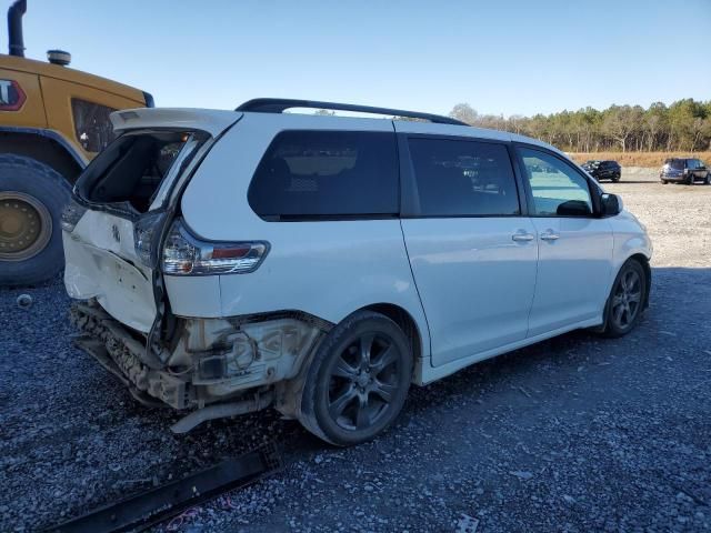 2017 Toyota Sienna SE