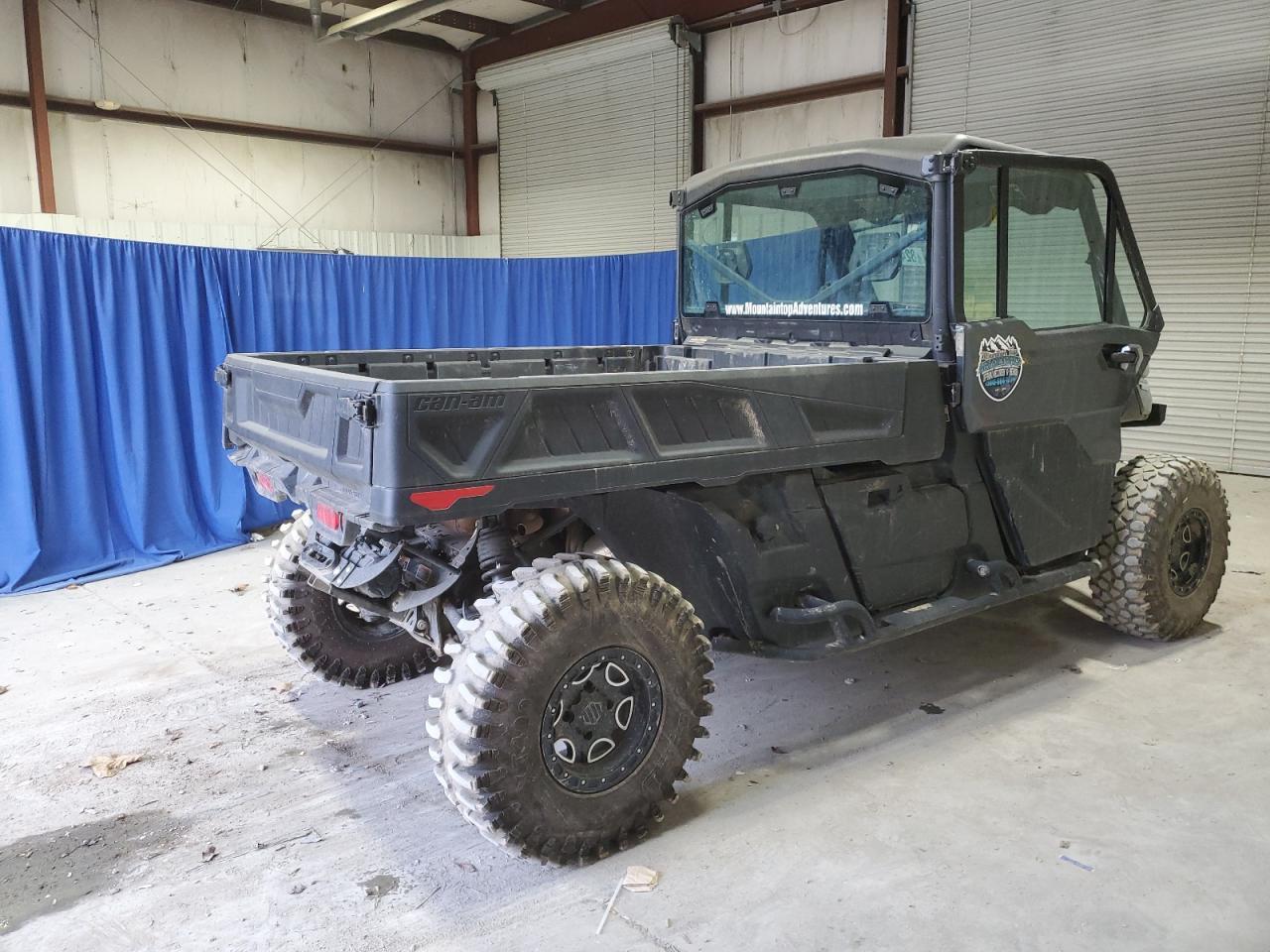 2024 Can-Am Defender PRO Limited HD10
