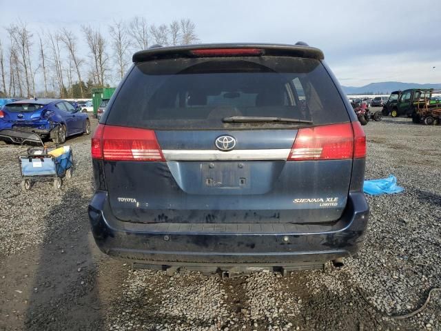 2004 Toyota Sienna XLE