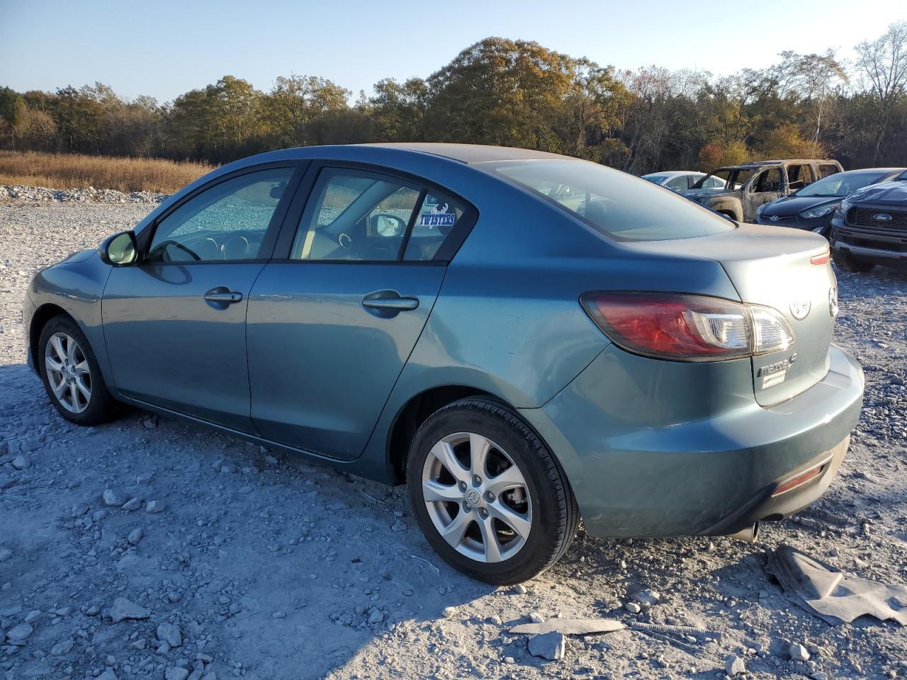 2015 Mazda 3 I