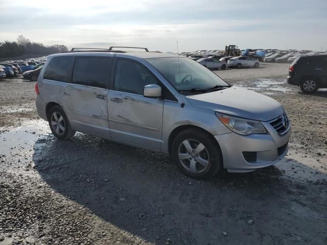 2011 Volkswagen Routan SE