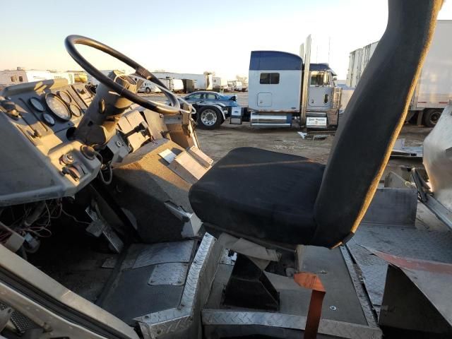 1997 Freightliner Chassis M Line WALK-IN Van