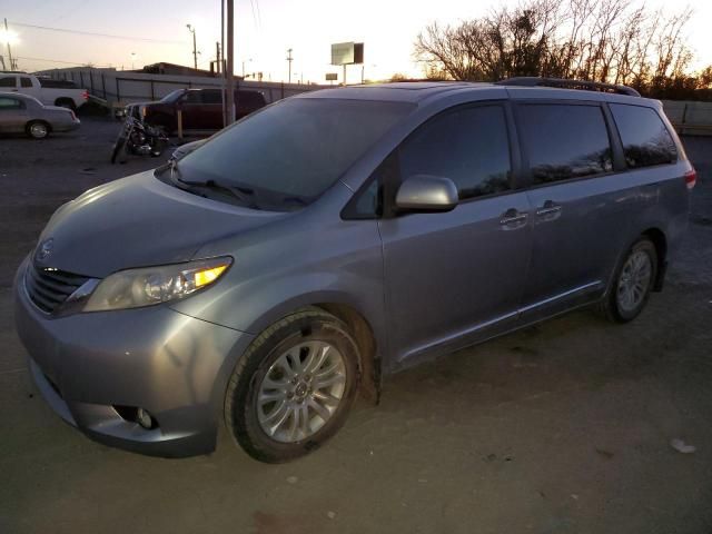 2013 Toyota Sienna XLE