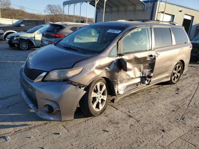 2014 Toyota Sienna Sport