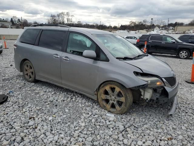 2016 Toyota Sienna SE