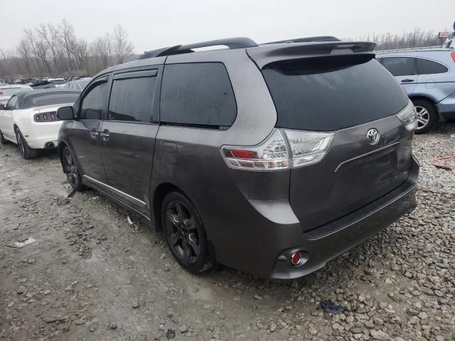 2016 Toyota Sienna SE