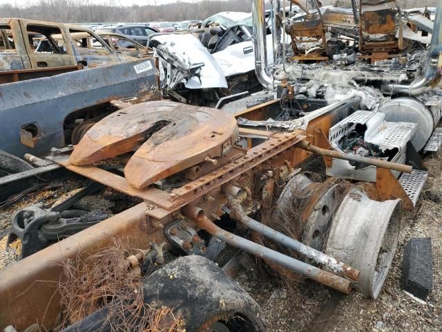 2010 Kenworth Construction T680
