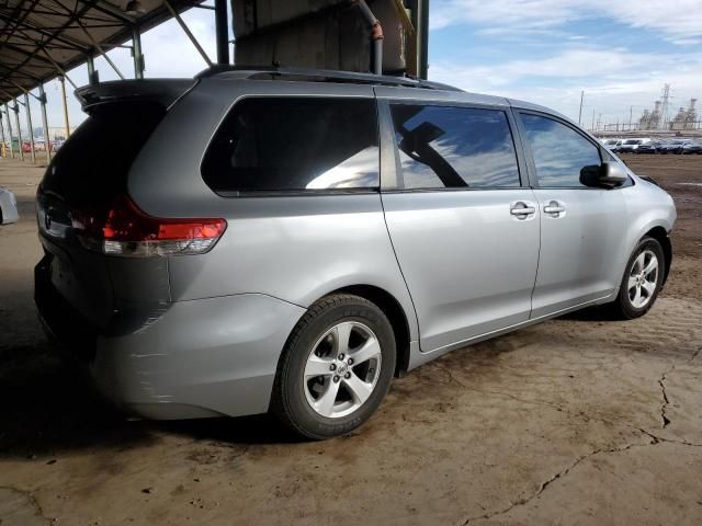 2014 Toyota Sienna LE