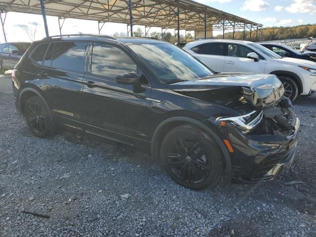 2022 Volkswagen Tiguan SE R-LINE Black