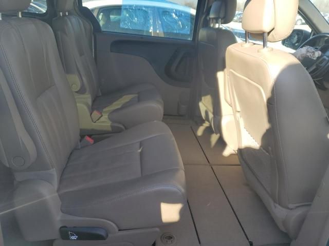 2013 Chrysler Town & Country Touring L