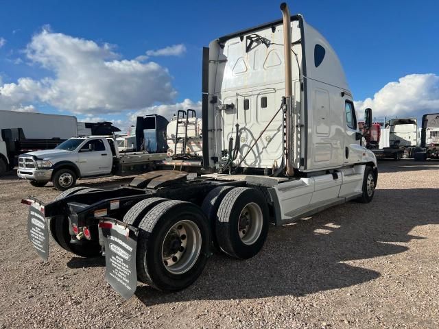 2012 Freightliner Cascadia 125