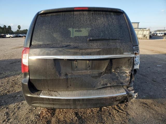 2011 Chrysler Town & Country Touring L