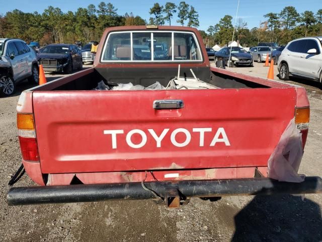 1985 Toyota Pickup Xtracab RN56 DLX