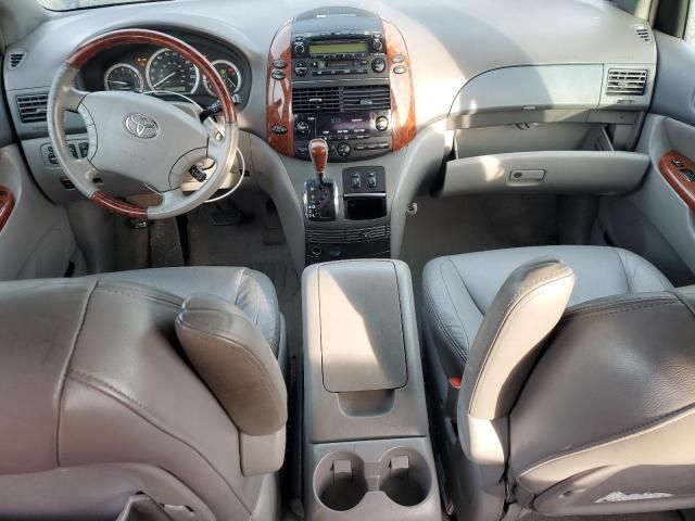 2004 Toyota Sienna XLE