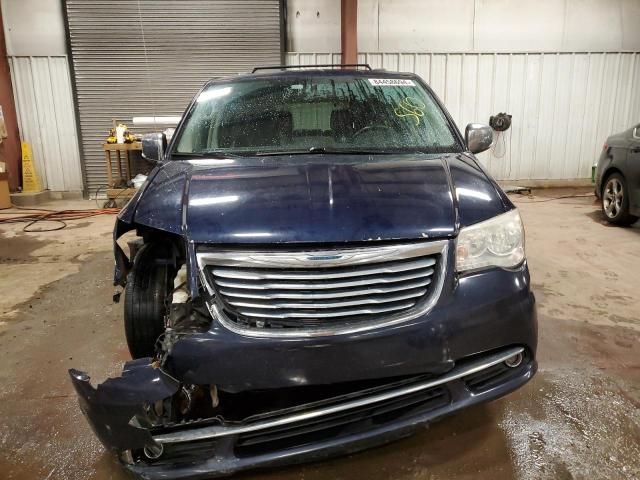 2013 Chrysler Town & Country Touring L