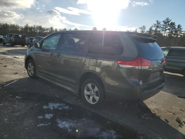 2011 Toyota Sienna LE